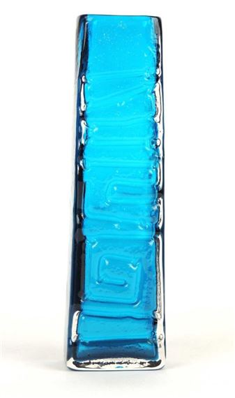 TOTEM POLE GLASS VASE