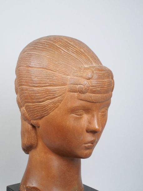 Artwork by Oskar Samoylovich Meshchaninov, Woman's head, Made of Terracotta
