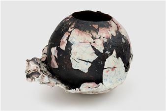 Yuji Ueda | 114 Artworks at Auction | MutualArt