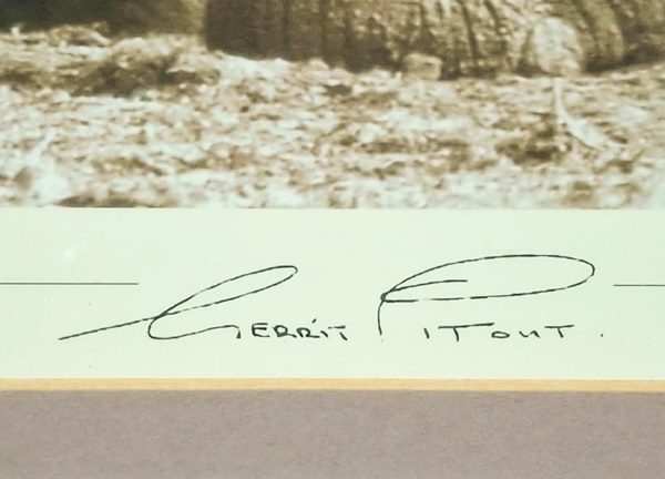 Artwork by Lung Yuet Ching, LARGE ORNATELY CARVED GILT FRAMED OIL MONOCHROME PAINTING OF A NUDE LADY RECLINING ON A CHAISE LOUNGE SIGNED BY JOYCE 2014, Made of Oil Monochrome