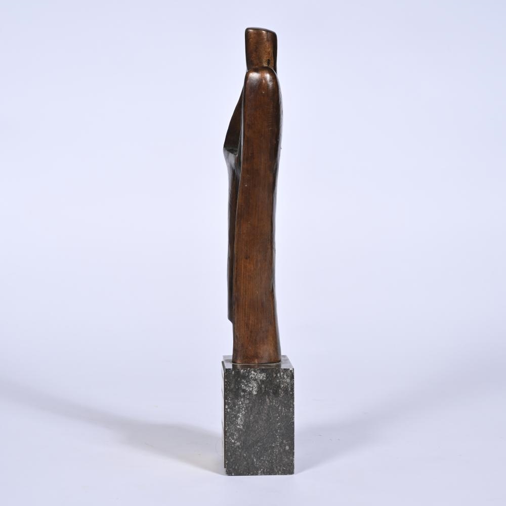 Artwork by Jeanne de Dijn, Harp player, Made of Bronze