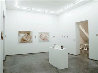 Annie Flores: Anatomía líquida del deseo - Galeria Enrique Guerrero