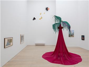 Nilbar Güreş: Velvet Stare