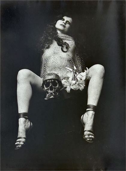 külot bilan xalat ostida porno