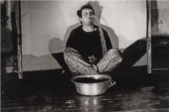 Franz Erhard Walther: Attempt to be a Sculpture - ARTER 