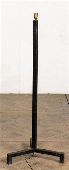 Lampadaire en fer patiné noir