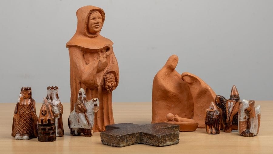 Artwork by Jean-marie Bignolas, Saint Vincent, nativité et éléments de pièces d'échec en terre cuite, Made of Terre Cuite