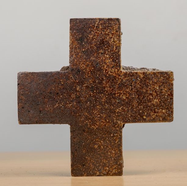 Artwork by Jean-marie Bignolas, Saint Vincent, nativité et éléments de pièces d'échec en terre cuite, Made of Terre Cuite