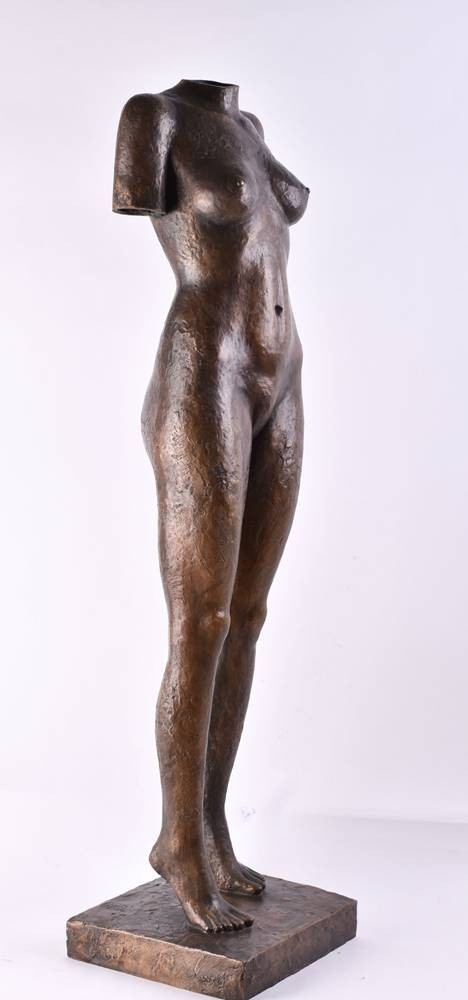 Artwork by Stefan Reichmann, Torso Balance, Made of Bronze
