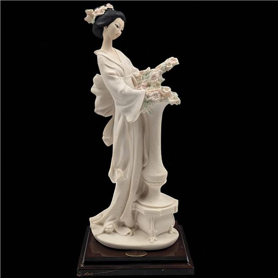 Oriental Lady With Column