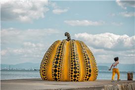 Landmark 70-Year Yayoi Kusama Retrospective Will Travel Through Europe From 2025–2027