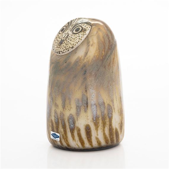 An 'Eagle Owl' glass bird