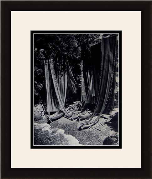 Junks on Shore - José Pérez Gil