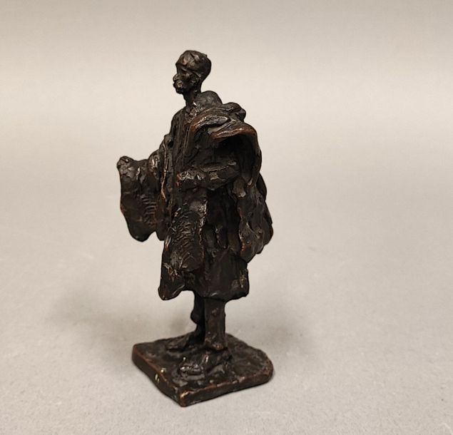 Artwork by Gaston Broquet, Woman with bundles, Made of Bronze