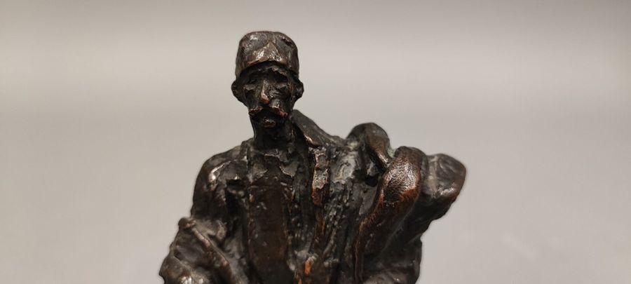 Artwork by Gaston Broquet, Woman with bundles, Made of Bronze