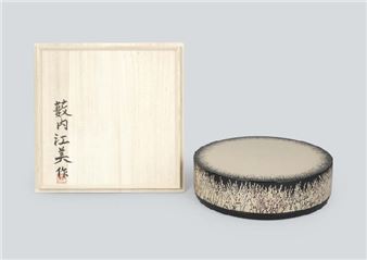 Dry lacquered box with design in kinma filled-in lacquer "Warm sunlight of spring - Yabuuchi Emi