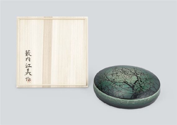 Dry lacquered box in kinma filled-in lacquer by Yabuuchi Emi, 2018