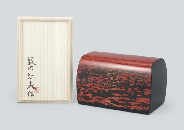 Artwork by Yabuuchi Emi, Dry lacquered box in kinma filled-in lacquer "Brilliant