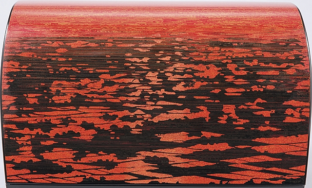 Artwork by Yabuuchi Emi, Dry lacquered box in kinma filled-in lacquer "Brilliant