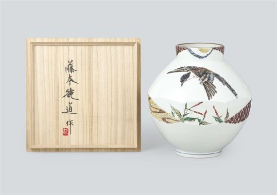 Jar with design of long-tailed fowl in overglaze enamel