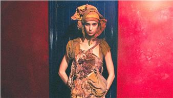 Dirty Looks. Desire and Decay in Fashion - Barbican Art Gallery