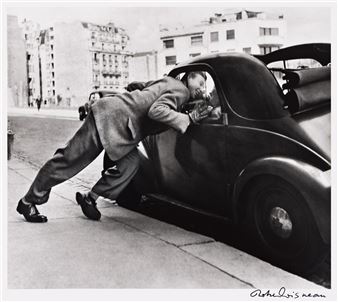 Courtoisie and Simca 5, Paris - Robert Doisneau