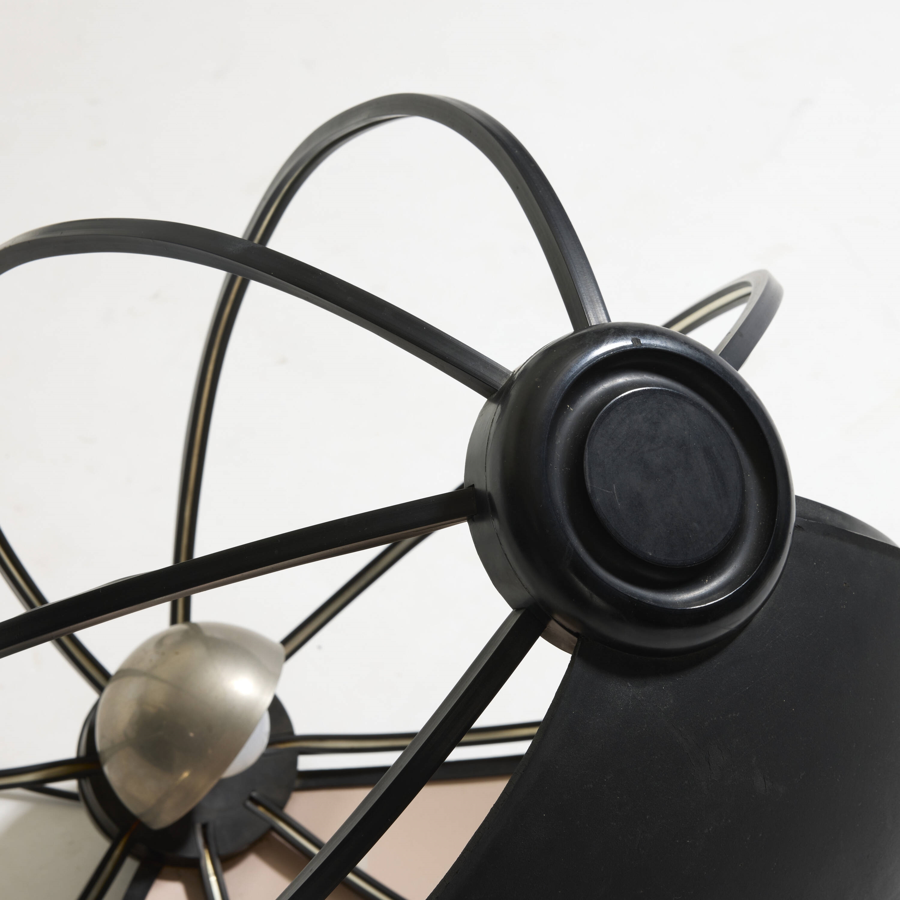 Artwork by Gae Aulenti, Signa lamp, Made of plastic, steel, chrome-plated steel