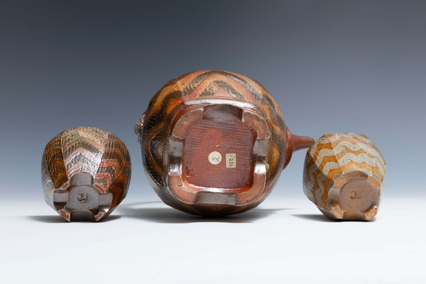 Artwork by Jos Vulto, Theepot & Bekers (5, Made of stoneware