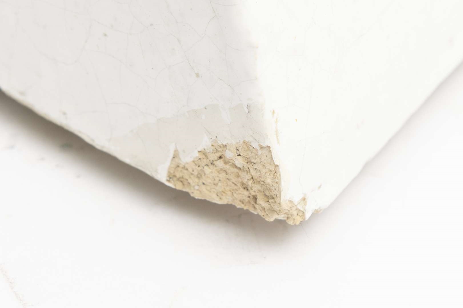 Artwork by Jackie Bouw (1948), Gevormd sculptuur, Made of Polychrome Glazed Sculpture