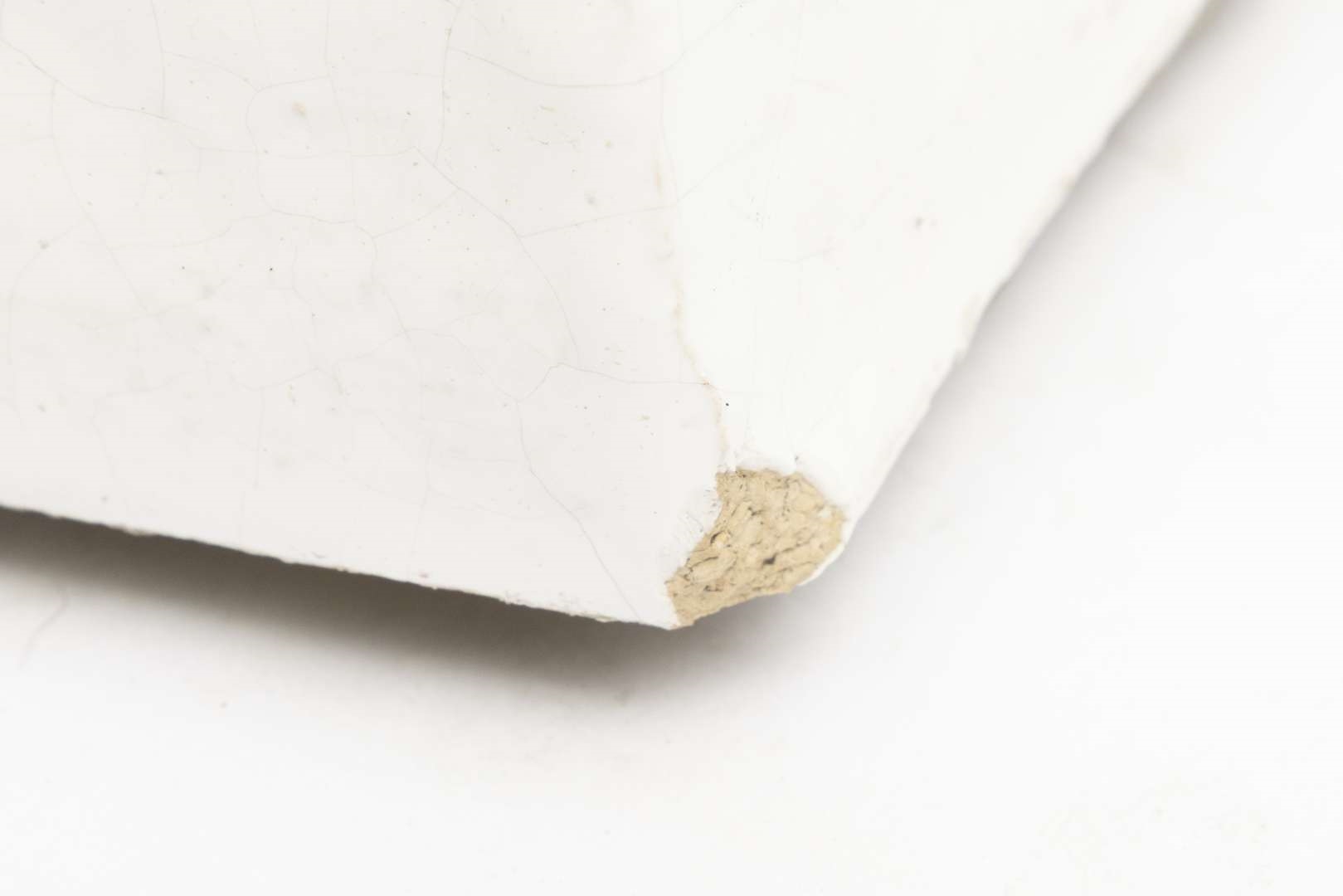 Artwork by Jackie Bouw (1948), Gevormd sculptuur, Made of Polychrome Glazed Sculpture