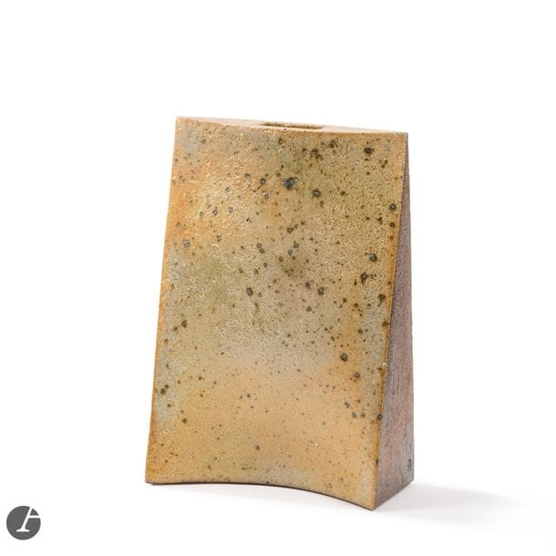 Artwork by Robert Deblander, Large currycomb with concave base, Made of Stoneware