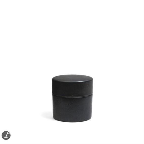 Oval-section box - Claire Debril