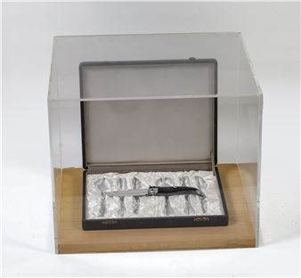 The Gift - Joan Brossa