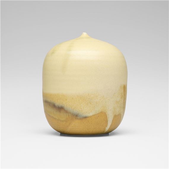 Closed Form (with rattle by Toshiko Takaezu, c. 1985