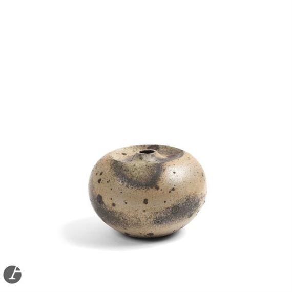 Vase with bulbous body featuring a crater to accommodate the soliflore neck