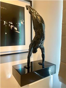 Table-Top Diver - Carole Feuerman