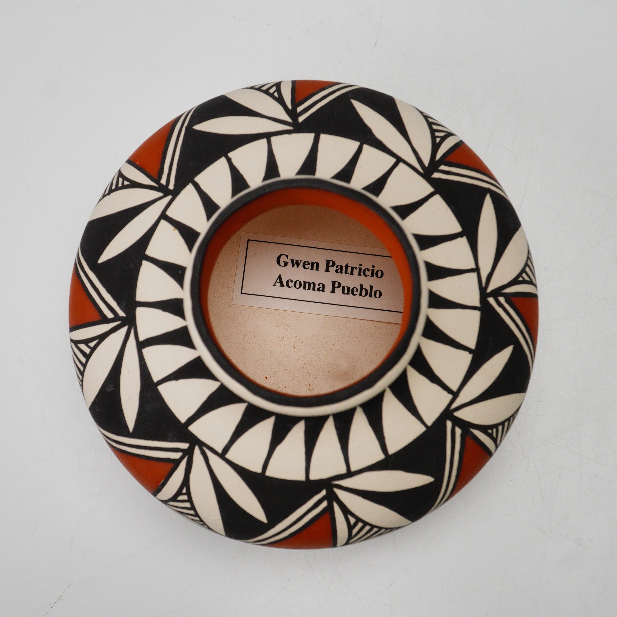 Gwen Patricio | Acoma Pueblo Pottery Vase (20th Century) | MutualArt