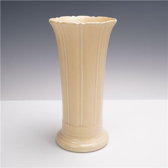 Homer Laughlin | Homer Laughlin Fiesta Pottery Vase (1936) | MutualArt