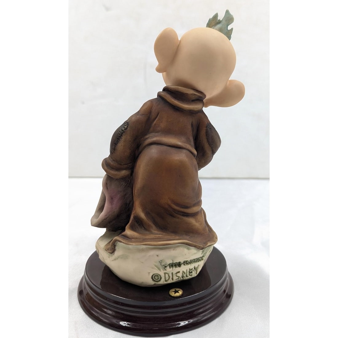 Artwork by Giuseppe Armani, Dopey's New Friend, Made of Figurine