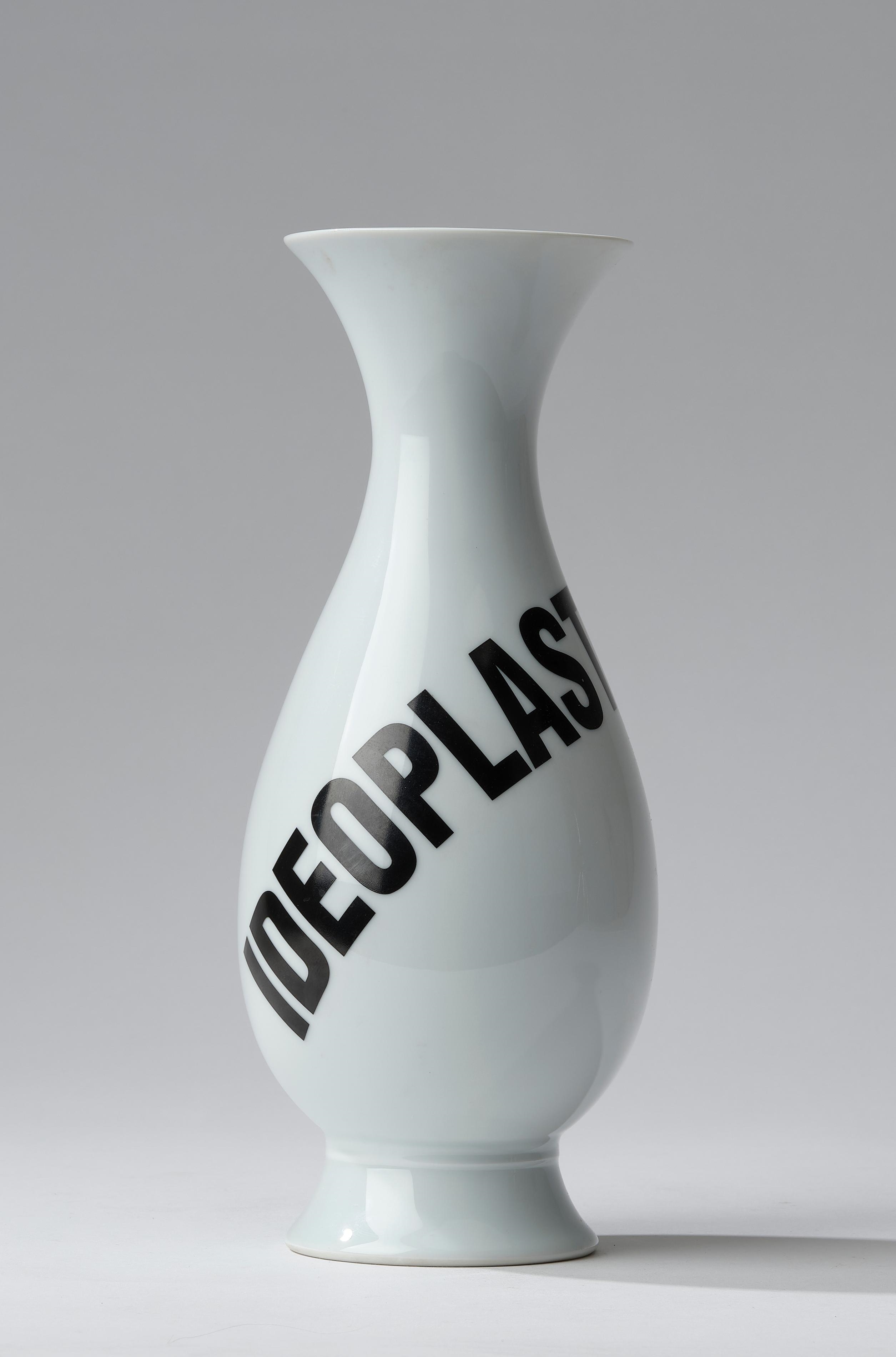 Artwork by Anna & Bernhard Blume, Ideoplastie, Made of Porzellanvase
