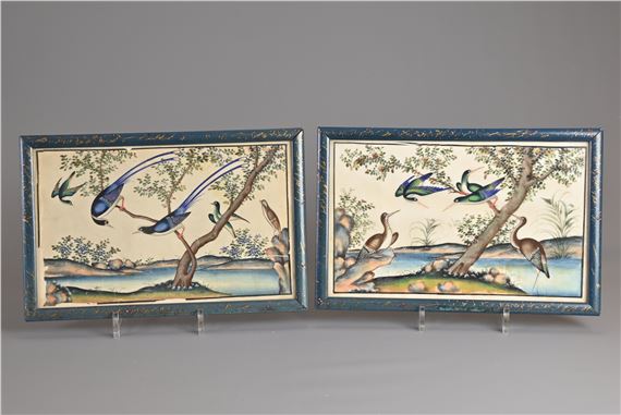 A PAIR OF CHINESE RICE PAPER PAINTINGS OF BIRDS