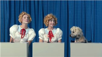 Julie Béna: Parodie - Magasin CNAC