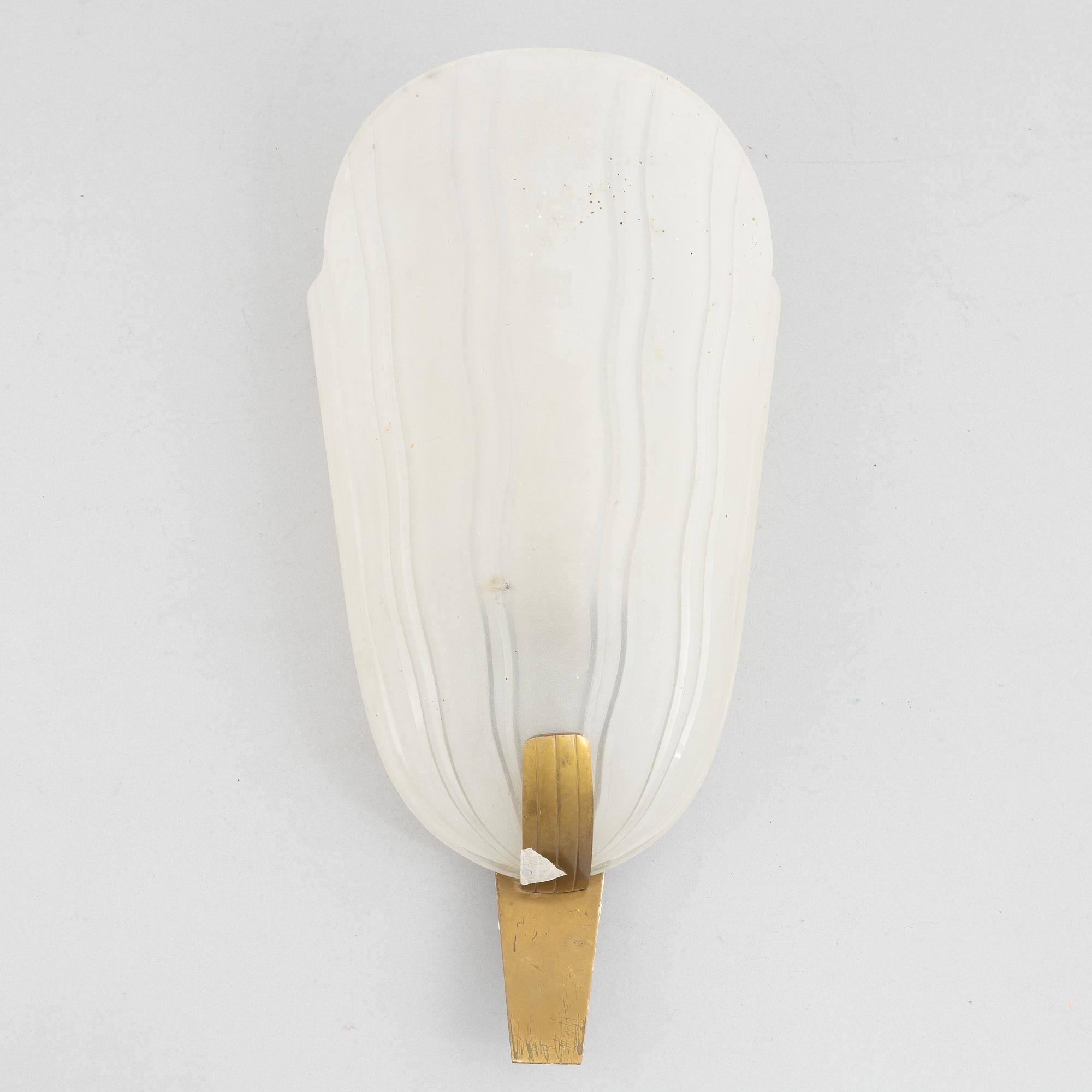 Artwork by Harald Notini, wall lamp, model "8496, Made of Brass, Glass