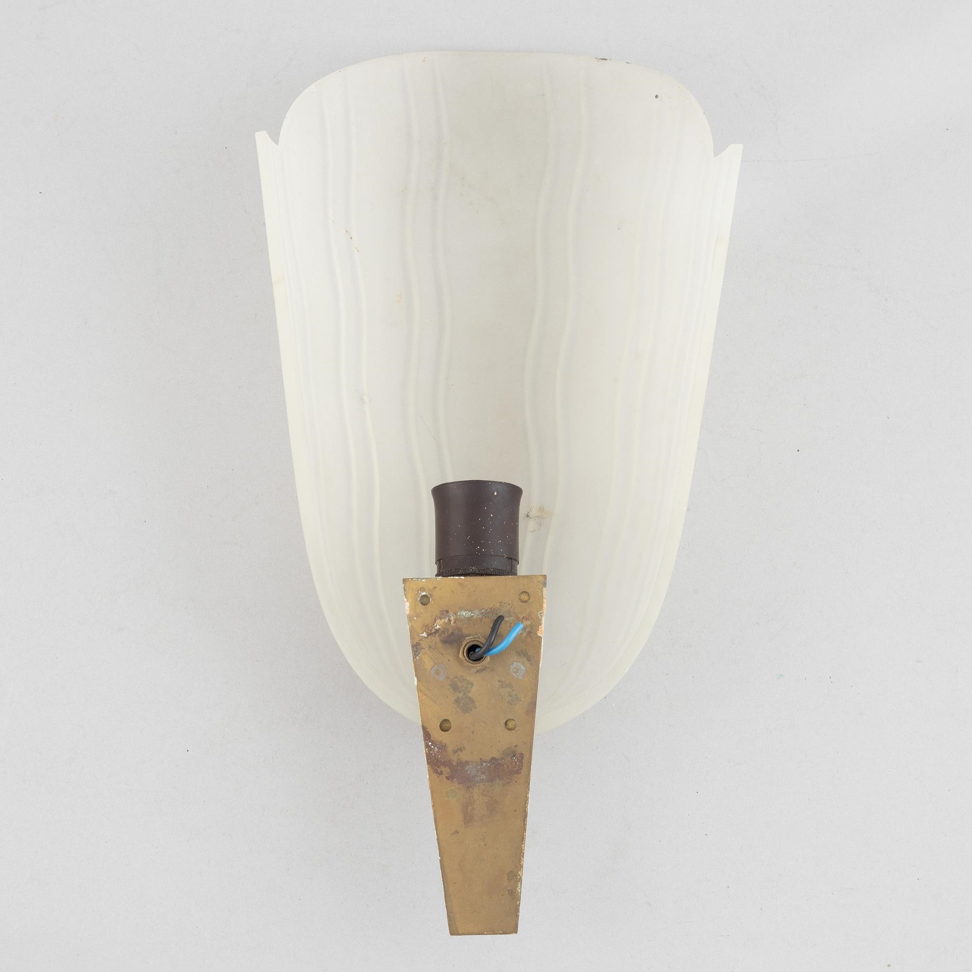 Artwork by Harald Notini, wall lamp, model "8496, Made of Brass, Glass