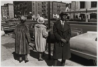 Explore Trailblazing Street Photography in ‘Faces in the Crowd’ at MFA Boston