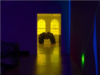 P. Staff Delivers the Year’s Scariest Show, Turning David Zwirner’s New York Gallery into a Breathing Body