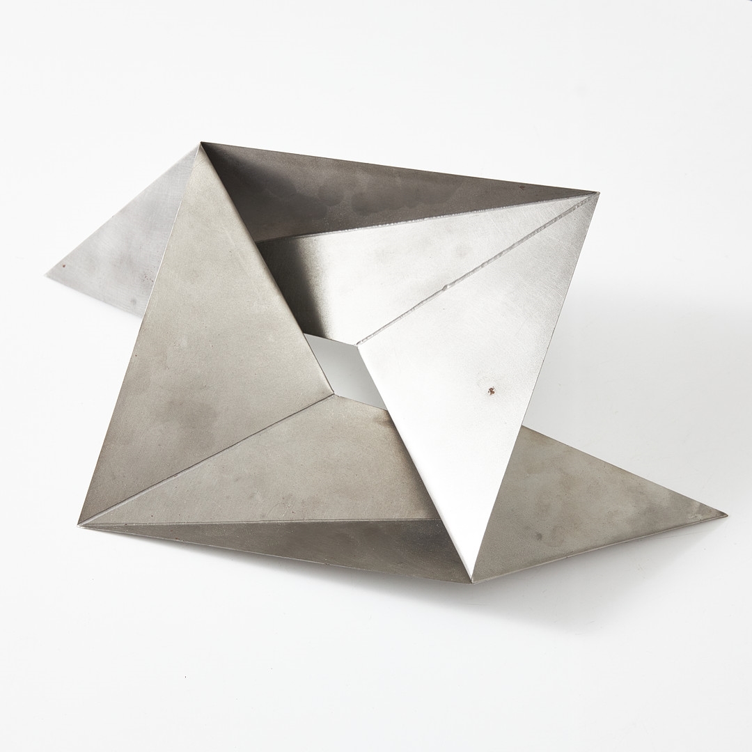 Artwork by Eva Sjöberg, Sekvens, Made of väggskulptur, stål