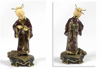 Geisha pelant une orange - Charlotte H. Monginot