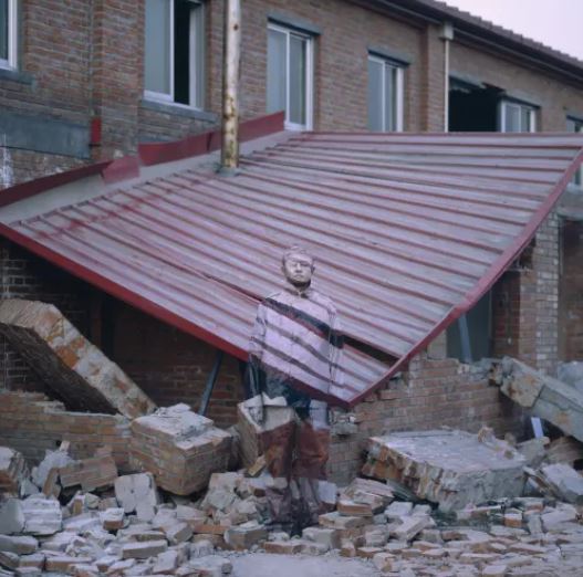 Liu Bolin: Hiding in the city - Danysz Gallery, Paris