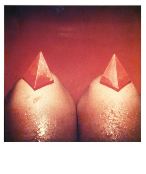 Rotes Bad - Birgit Jurgenssen